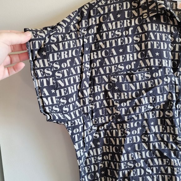 LulaRoe Amy Size XS Button Front Oversized Top United Stated America Black New - Picture 2 of 5